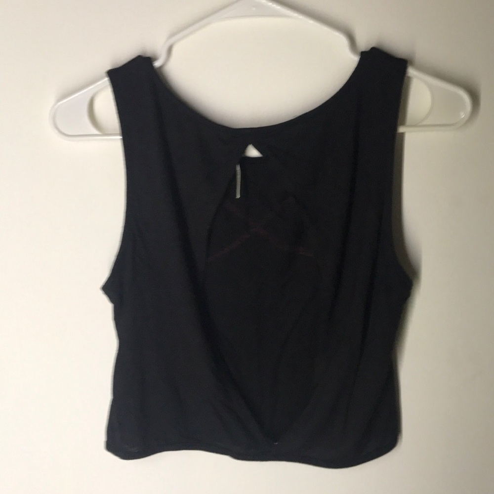 Crop top - Picture 2 of 3